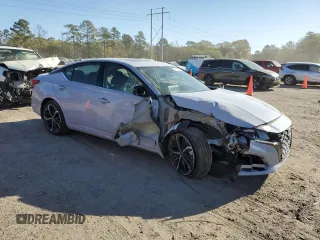 2024 Nissan Altima SR with VIN 1N4BL4CV2RN408648, listed as a Copart auction lot 49713425 with 15,704 mi miles and Salvage Title. Bid and sale history available at DreamBid. Image 4.