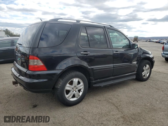 2005 Mercedes-Benz M 350 with VIN 4JGAB57E95A556723, listed as a Copart auction lot 52584115 with 232,283 mi miles and Salvage title. Bid and sale history available at DreamBid. Image 3.