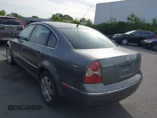 2002 Volkswagen Passat GLX z VIN WVWRH63B02P122142, wystawiony jako IAAI lot #42282094 z przebiegiem 222 613 mil mil oraz . Historia ofert i sprzedaży dostępna na DreamBid. Obrazek 3.