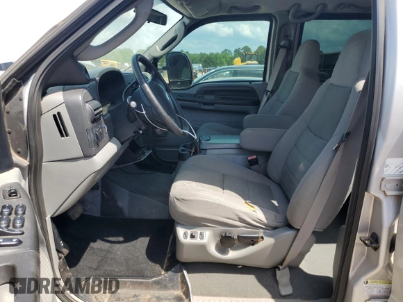 2005 Ford F-250 XL with VIN 1FTSW21P05EB33978, listed as a Copart auction lot 55105045 with 129,863 mi miles and Clean Title. Bid and sale history available at DreamBid. Image 7.