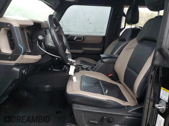 2022 Ford Bronco z VIN 1FMEE5DP3NLA95926, wystawiony jako Copart lot #51859265 z przebiegiem 32 215 mil mil oraz Szkoda całkowita • Salvage title. Historia ofert i sprzedaży dostępna na DreamBid. Obrazek 7.