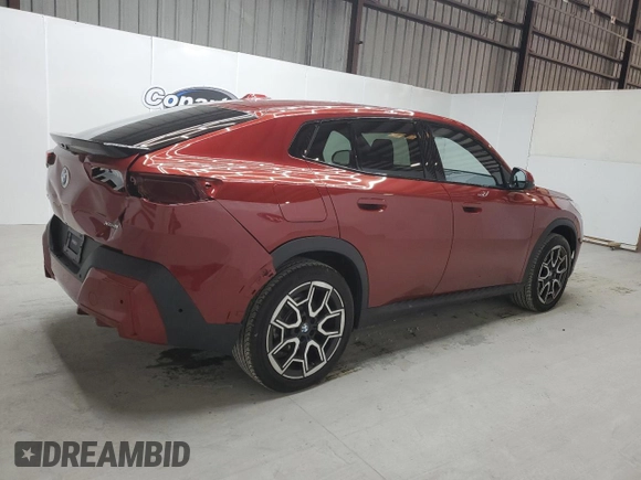 2025 BMW X2 xDrive28i with VIN WBX63GM0XS5036257, listed as a Copart auction lot 89159445 with 4,215 mi miles and Clean Title. Bid and sale history available at carsss.com. Image 3.
