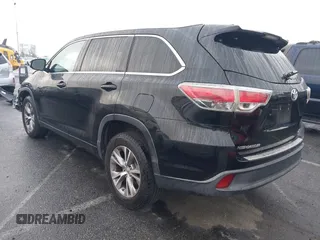 2015 Toyota Highlander XLE z VIN 5TDKKRFHXFS109236, wystawiony jako IAAI lot #41915934 z przebiegiem 102 536 mil mil oraz . Historia ofert i sprzedaży dostępna na DreamBid. Obrazek 3.