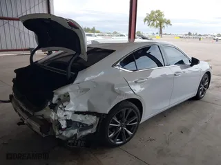 2019 Lexus ES with VIN 58ABZ1B14KU006880, listed as a IAAI auction lot 41782635 with 115,480 mi miles. Bid and sale history available at carsss.com. Image 4.