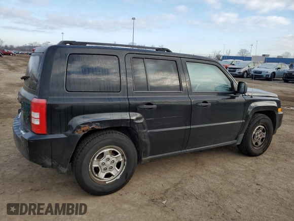 2008 Jeep Patriot Sport with VIN 1J8FT28W88D772426, listed as a Copart auction lot 82000924 with 220,130 mi miles and Clean Title. Bid and sale history available at carsss.com. Image 3.