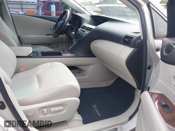 2011 Lexus RX 350 z VIN 2T2BK1BA3BC110690, wystawiony jako IAAI lot #42437545 z przebiegiem 141 947 mil mil oraz . Historia ofert i sprzedaży dostępna na DreamBid. Obrazek 5.