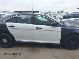 2018 Ford Police Interceptor z VIN 1FAHP2MK0JG106131, wystawiony jako IAAI lot #42128631 z przebiegiem 68 924 mil mil oraz . Historia ofert i sprzedaży dostępna na DreamBid. Obrazek 14.