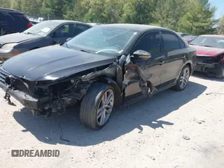 2018 Volkswagen Passat S z VIN 1VWAA7A39JC006444, wystawiony jako IAAI lot #42233008 z przebiegiem 136 828 mil mil oraz . Historia ofert i sprzedaży dostępna na DreamBid. Obrazek 2.