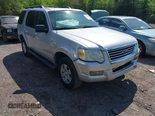 2010 Ford Explorer XLT with VIN 1FMEU6DE8AUA12017, listed as a IAAI auction lot 41990981 with 165,030 mi miles. Bid and sale history available at carsss.com. Image 1.