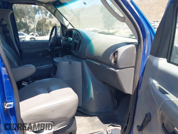 2003 Ford Econoline Cargo with VIN 1FTNE24223HA50404, listed as a IAAI auction lot 42087224 with 210,418 mi miles. Bid and sale history available at carsss.com. Image 5.