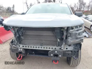 2021 Chevrolet Silverado 1500 RST z VIN 3GCUYEED5MG187904, wystawiony jako IAAI lot #41891792 z przebiegiem 73 115 mil mil oraz . Historia ofert i sprzedaży dostępna na DreamBid. Obrazek 6.