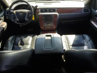 2009 Chevrolet Avalanche LTZ with VIN 3GNFK32009G233718, listed as a Copart auction lot 48580785 with 186,949 mi miles and Non Repairable. Bid and sale history available at carsss.com. Image 8.