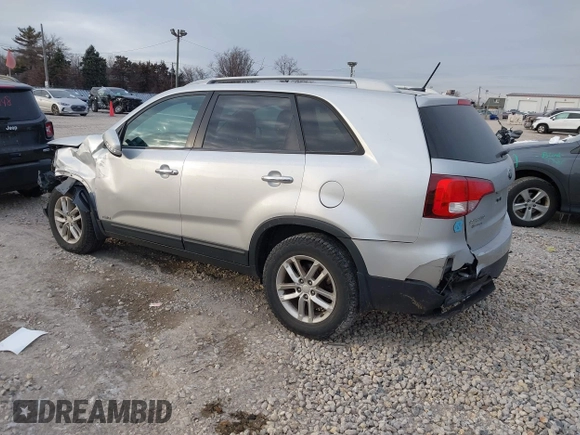2015 Kia Sorento LX with VIN 5XYKTCA60FG639261, listed as a IAAI auction lot 41255907 with 133,665 mi miles and . Bid and sale history available at DreamBid. Image 3.