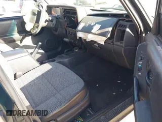 2001 Jeep Cherokee Sport with VIN 1J4FF48S81L591128, listed as a IAAI auction lot 42015092 with 274,638 mi miles. Bid and sale history available at carsss.com. Image 5.