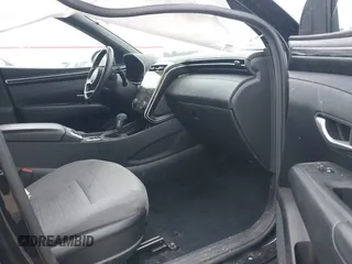 2022 Hyundai Santa Cruz SEL z VIN 5NTJBDAE5NH008011, wystawiony jako IAAI lot #41614699 z przebiegiem 57 484 mil mil oraz . Historia ofert i sprzedaży dostępna na DreamBid. Obrazek 5.