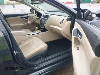 2016 Nissan Altima SR with VIN 1N4AL3AP0GC284799, listed as a IAAI auction lot 42476891 with 158,321 mi miles and . Bid and sale history available at DreamBid. Image 5.