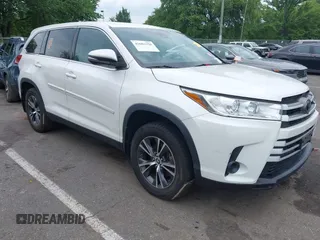 2019 Toyota Highlander LE with VIN 5TDBZRFH5KS929567, listed as a IAAI auction lot 42603356 with 40,368 mi miles and . Bid and sale history available at DreamBid. Image 1.
