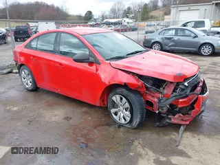 2015 Chevrolet Cruze LS z VIN 1G1PA5SH7F7265051, wystawiony jako IAAI lot #41790932 z przebiegiem 151 670 mil mil oraz . Historia ofert i sprzedaży dostępna na DreamBid. Obrazek 1.