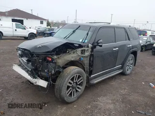 2018 Toyota 4Runner SR5 z VIN JTEBU5JR2J5579001, wystawiony jako IAAI lot #41996934 z przebiegiem 69 066 mil mil oraz . Historia ofert i sprzedaży dostępna na DreamBid. Obrazek 2.
