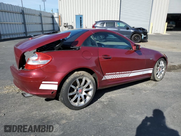 2007 Mercedes-Benz SLK 350 z VIN WDBWK56F47F138157, wystawiony jako Copart lot #44278645 z przebiegiem 84 704 mil mil oraz Szkoda całkowita • Salvage title. Historia ofert i sprzedaży dostępna na DreamBid. Obrazek 3.