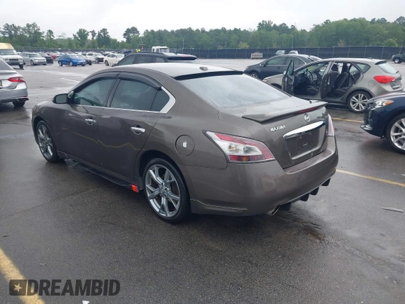 2014 Nissan Maxima S z VIN 1N4AA5AP2EC455230, wystawiony jako IAAI lot #42413381 z przebiegiem 182 766 mil mil oraz . Historia ofert i sprzedaży dostępna na DreamBid. Obrazek 3.