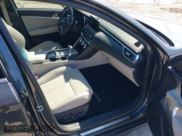 2022 Genesis G70 2.0T z VIN KMTG34TA0NU089099, wystawiony jako IAAI lot #41708106 z przebiegiem 35 550 mil mil oraz . Historia ofert i sprzedaży dostępna na DreamBid. Obrazek 5.