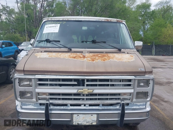 1989 Chevrolet Chevy Van z VIN 1GBEG25K3K7108022, wystawiony jako IAAI lot #42105947 z przebiegiem 51 822 mil mil oraz . Historia ofert i sprzedaży dostępna na DreamBid. Obrazek 6.