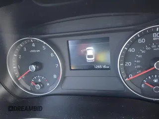2019 Kia Forte LXS z VIN 3KPF24AD2KE042693, wystawiony jako IAAI lot #41902468 z przebiegiem 126 516 mil mil oraz . Historia ofert i sprzedaży dostępna na DreamBid. Obrazek 7.