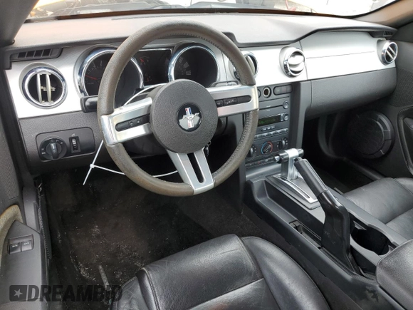 2007 Ford Mustang Deluxe z VIN 1ZVFT80N675218322, wystawiony jako Copart lot #58667435 z przebiegiem 159 320 mil mil oraz Czysty tytuł • Clean title. Historia ofert i sprzedaży dostępna na DreamBid. Obrazek 8.