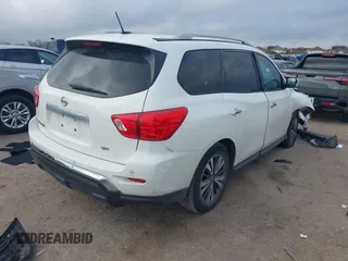 2017 Nissan Pathfinder Platinum with VIN 5N1DR2MN0HC609829, listed as a IAAI auction lot 41500505 with 185,271 mi miles. Bid and sale history available at carsss.com. Image 4.
