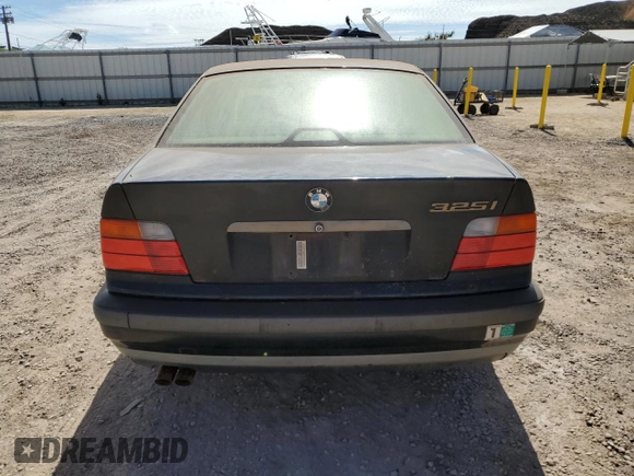 1993 BMW 3 Series z VIN WBACB3316PFE10919, wystawiony jako Copart lot #76412814 z przebiegiem 113 386 mil mil oraz Czysty tytuł • Clean title. Historia ofert i sprzedaży dostępna na DreamBid. Obrazek 6.