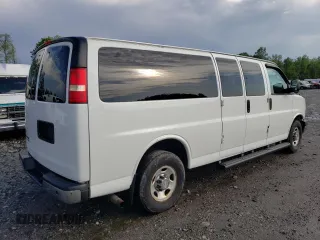 2013 Chevrolet Express Passenger LT with VIN 1GAZG1FG8D1109893, listed as a Copart auction lot 52927965 with 101,828 mi miles and Clean title. Bid and sale history available at DreamBid. Image 3.