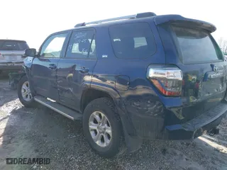 2020 Toyota 4Runner SR5 with VIN JTEBU5JR3L5755668, listed as a IAAI auction lot 41415638 with 39,053 mi miles. Bid and sale history available at carsss.com. Image 3.