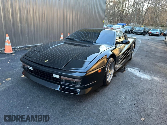 1988 Pontiac Fiero z VIN 1G2PE119XJP213392, wystawiony jako Copart lot #55215415 z przebiegiem 71 246 mil mil oraz Czysty tytuł • Clean title. Historia ofert i sprzedaży dostępna na DreamBid. Obrazek 2.
