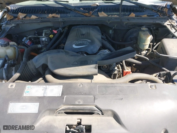 2002 Chevrolet Tahoe LT with VIN 1GNEC13ZX2J342136, listed as a IAAI auction lot 41826201 with 289,613 mi miles. Bid and sale history available at carsss.com. Image 10.