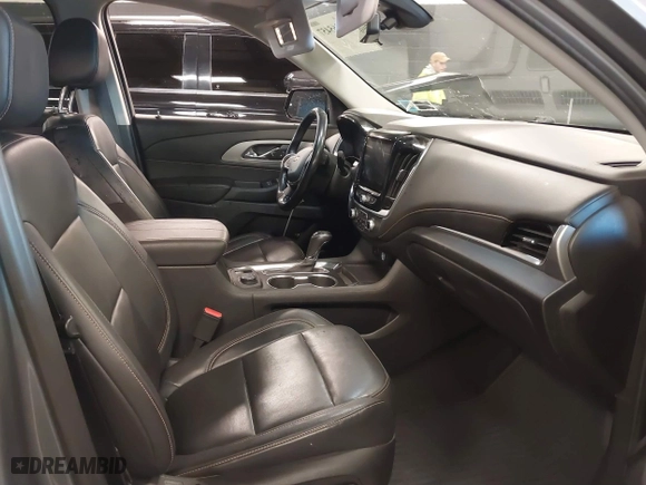 2019 Chevrolet Traverse LT Leather with VIN 1GNEVHKW6KJ318541, listed as a IAAI auction lot 41265457 with 70,039 mi miles. Bid and sale history available at carsss.com. Image 5.