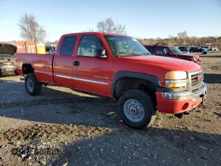 2003 GMC Sierra 2500HD SLE z VIN 1GTHK29U63E338962, wystawiony jako Copart lot #50282165 z przebiegiem 171 252 mil mil oraz Czysty tytuł • Clean title. Historia ofert i sprzedaży dostępna na DreamBid. Obrazek 4.