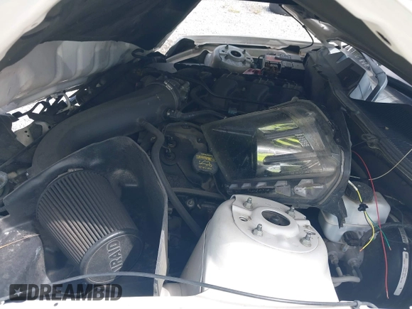2013 Ford Mustang V6 z VIN 1ZVBP8AM8D5260415, wystawiony jako IAAI lot #40332516 z przebiegiem 200 953 mil mil oraz . Historia ofert i sprzedaży dostępna na DreamBid. Obrazek 10.