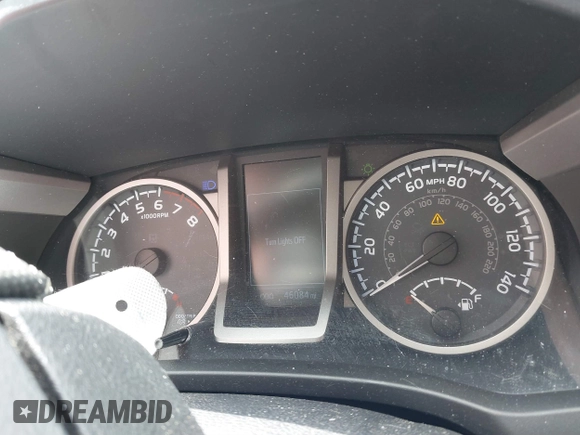 2019 Toyota Tacoma SR z VIN 3TMCZ5AN7KM280607, wystawiony jako IAAI lot #41692718 z przebiegiem 46 084 mil mil oraz . Historia ofert i sprzedaży dostępna na DreamBid. Obrazek 7.