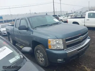 2011 Chevrolet Silverado 1500 LT with VIN 1GCRCSE0XBZ269267, listed as a IAAI auction lot 41887946 with 88,439 mi miles. Bid and sale history available at carsss.com. Image 1.