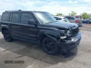 2016 Jeep Patriot High Altitude z VIN 1C4NJRFB8GD580715, wystawiony jako IAAI lot #42242776 z przebiegiem 133 763 mil mil oraz . Historia ofert i sprzedaży dostępna na DreamBid. Obrazek 1.