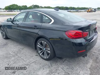 2020 BMW 4 Series 430i xDrive z VIN WBA4J3C08LBL11466, wystawiony jako IAAI lot #42253559 z przebiegiem 26 838 mil mil oraz . Historia ofert i sprzedaży dostępna na DreamBid. Obrazek 3.