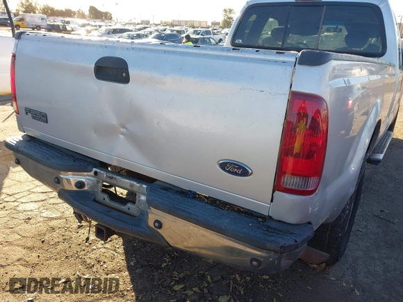 2004 Ford Super Duty F-250 XL with VIN 1FTNX20S04EB40010, listed as a IAAI auction lot 41376342 with 276,771 mi miles. Bid and sale history available at carsss.com. Image 6.
