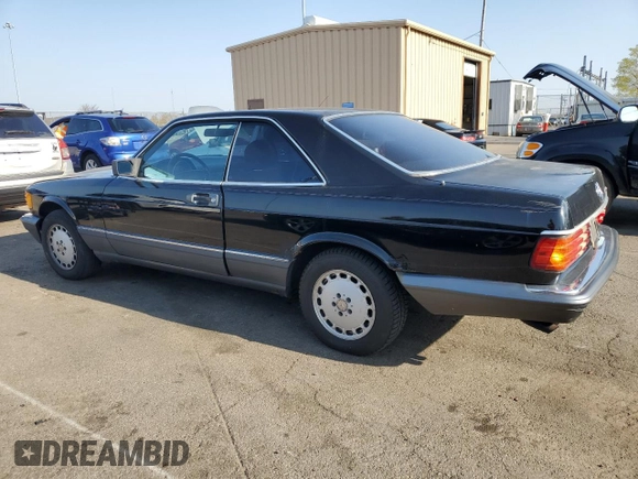 1989 Mercedes-Benz 560 with VIN WDBCA45E4KA498009, listed as a Copart auction lot 53897215 with 366,931 mi miles and Clean Title. Bid and sale history available at DreamBid. Image 2.
