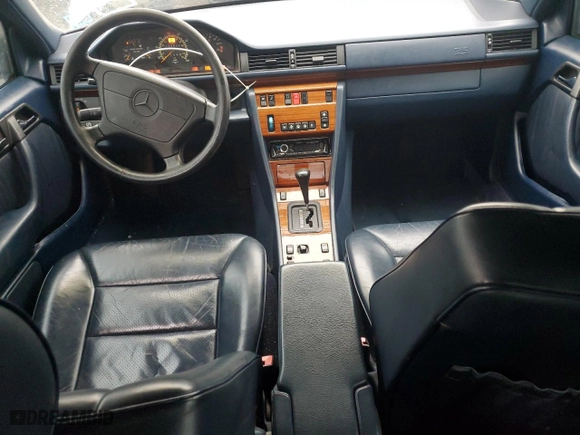 1995 Mercedes-Benz E Class with VIN WDBEA32E7SC196256, listed as a Copart auction lot 51487935 with 103,645 mi miles and Clean Title. Bid and sale history available at carsss.com. Image 8.