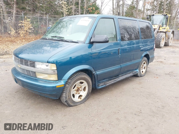 2003 Chevrolet Astro with VIN 1GNEL19X13B132266, listed as a IAAI auction lot 41995439 with 60,127 mi miles. Bid and sale history available at carsss.com. Image 2.