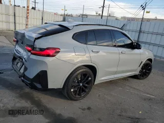 2024 BMW X4 M40i z VIN 5UX43DT03R9X53900, wystawiony jako Copart lot #87204324 z przebiegiem 8 410 mil mil oraz Szkoda całkowita • Salvage title. Historia ofert i sprzedaży dostępna na DreamBid. Obrazek 3.