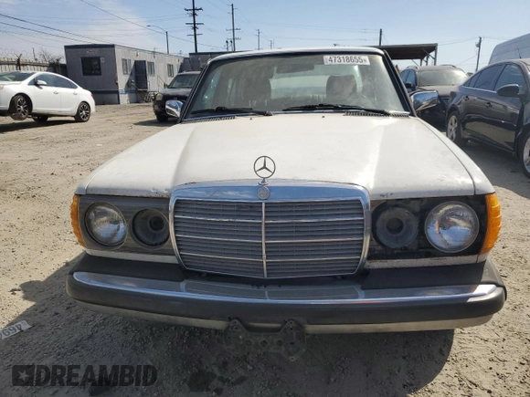 1985 Mercedes-Benz 300 with VIN WDBAB33C5FA264693, listed as a Copart auction lot 47318655 with 241,531 mi miles and Clean Title. Bid and sale history available at DreamBid. Image 5.