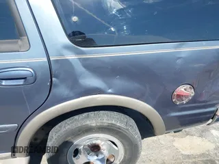 2002 Ford Expedition Eddie Bauer z VIN 1FMRU17W02LA41947, wystawiony jako IAAI lot #42483099 z przebiegiem 166 676 mil mil oraz . Historia ofert i sprzedaży dostępna na DreamBid. Obrazek 6.