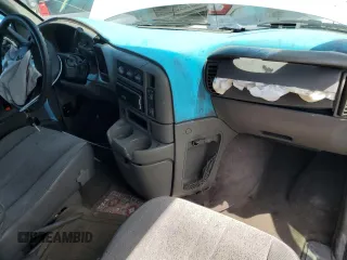 2000 Chevrolet Astro z VIN 1GNDM19W1YB130461, wystawiony jako Copart lot #54659485 z przebiegiem 178 132 mil mil oraz Szkody całkowita. Historia ofert i sprzedaży dostępna na DreamBid. Obrazek 8.